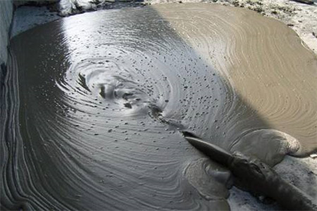 使用减水剂出现泡沫 使用减水剂出现泡沫